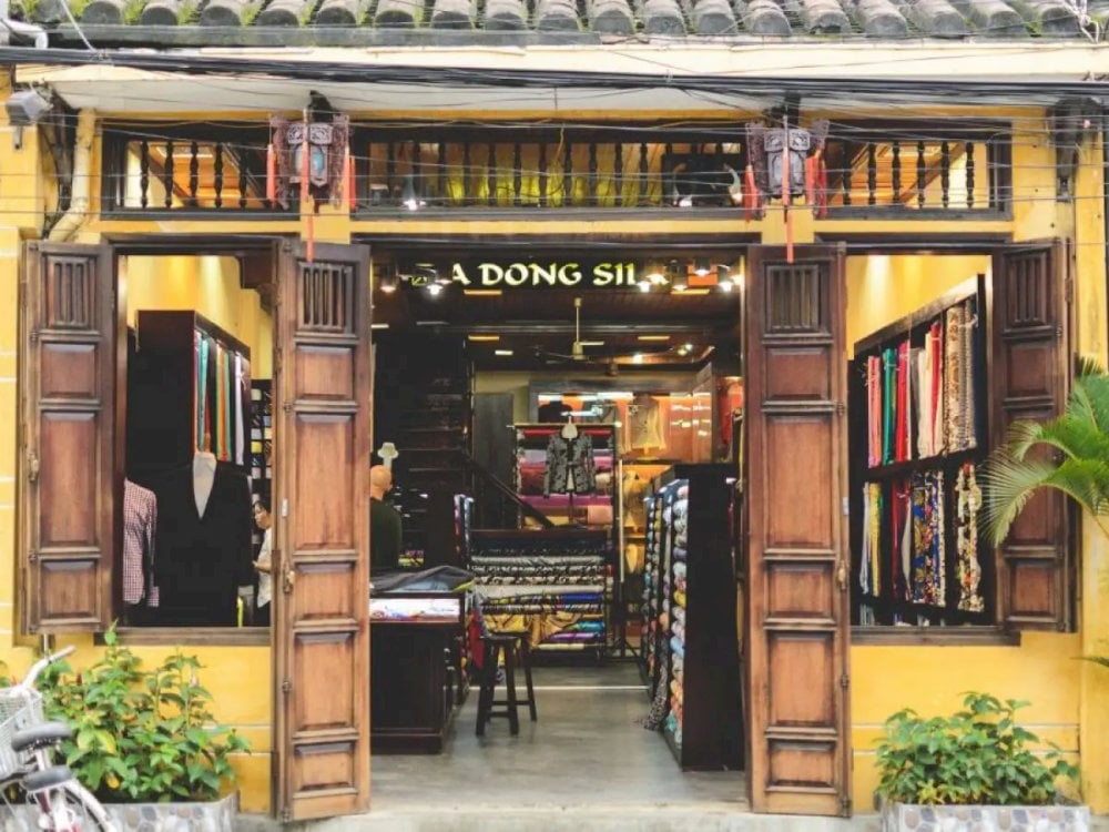 A Dong Silk